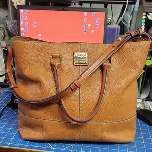 Dooney & Bourke Brown Leather Shoulder Bag Preloved 13" x 4.5" x 12"